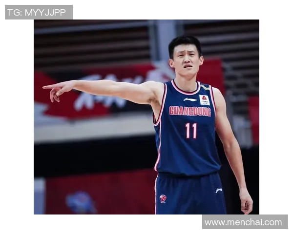 周鹏的篮球传奇之路：从青涩少年到国家队核心的奋斗与荣耀